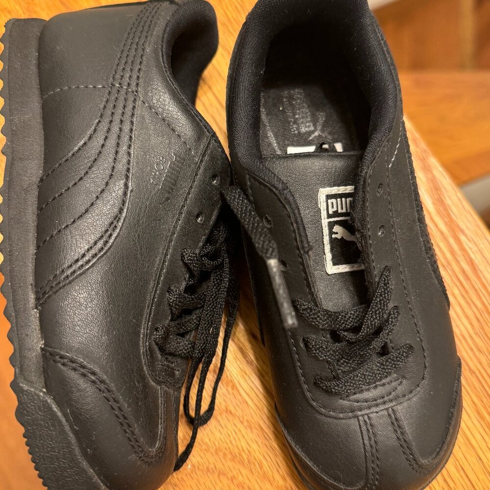 Little Kids Puma Roma Size 10